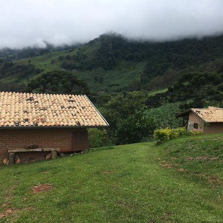 Abrigo De Montanha - Berghuette Villa São Bento do Sapucaí Eksteriør billede