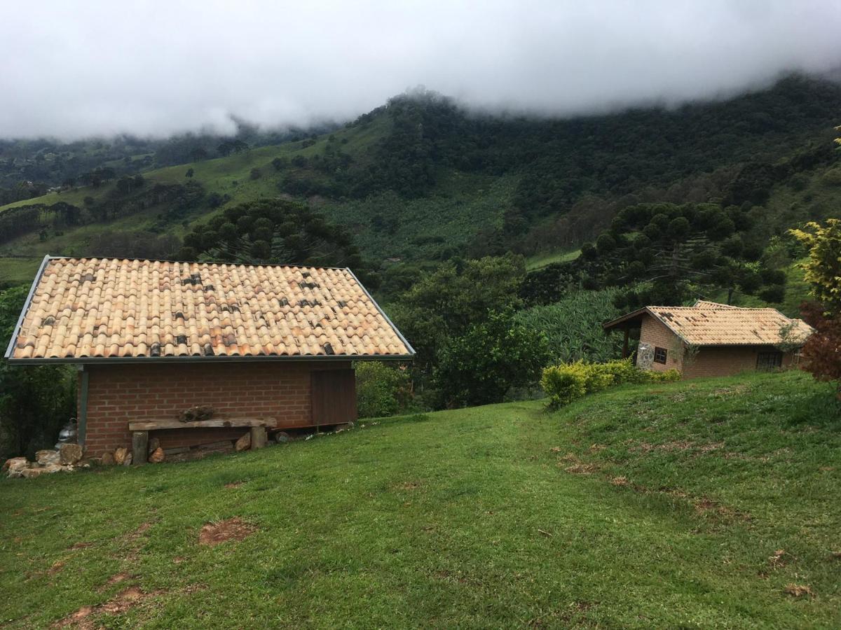 Abrigo De Montanha - Berghuette Villa São Bento do Sapucaí Eksteriør billede